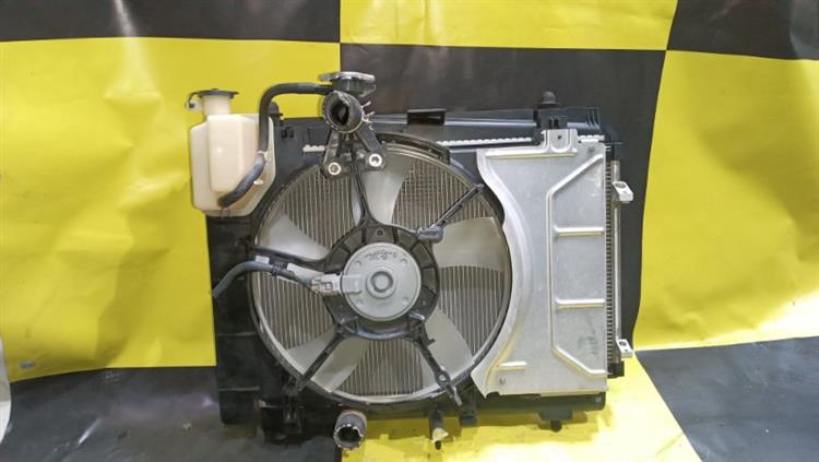 Радиатор основной Тойота Витц в Евпатории 105088