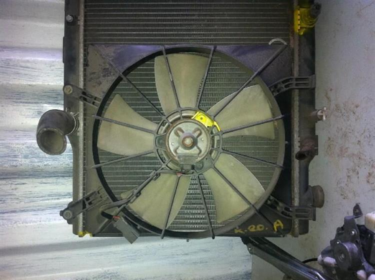 Диффузор радиатора Хонда Стрим в Евпатории 7847
